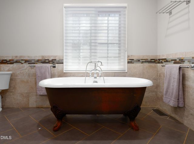 605 Edburton Court, Hillsborough, NC 27278