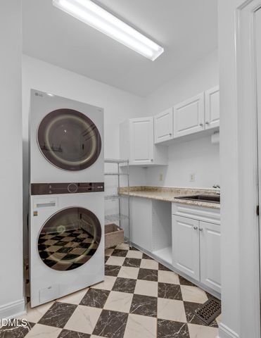 605 Edburton Court, Hillsborough, NC 27278