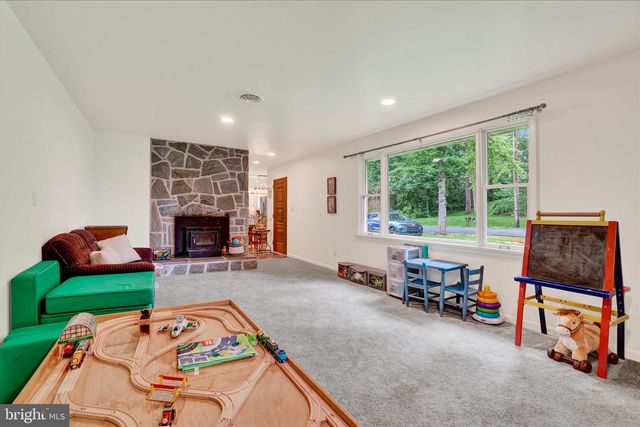 537 MILLER RD, Elizabethtown, PA 17022