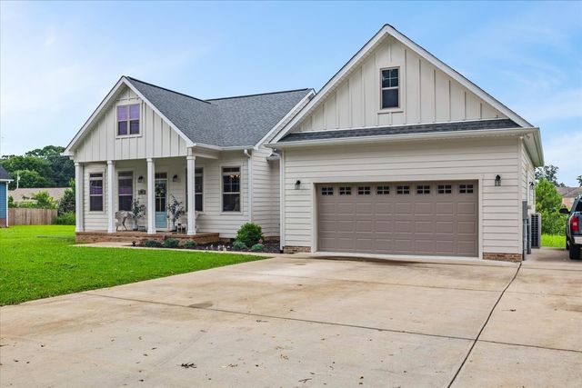 67 Beuerlein Cir, Lawrenceburg, TN 38464