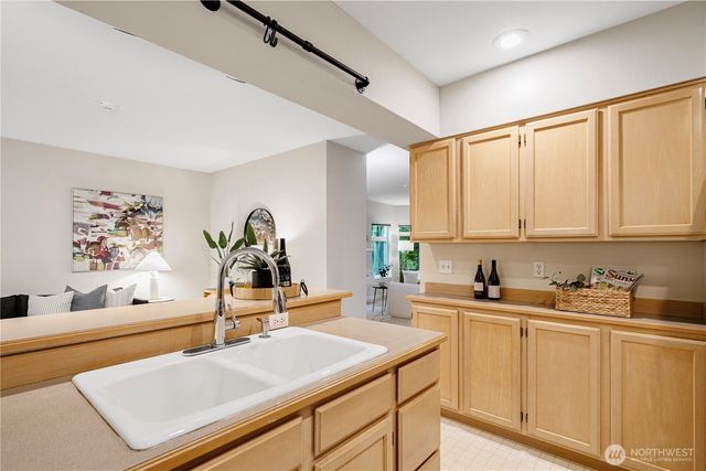 9112 NE 159th PL NE ##404, Redmond, WA 98052