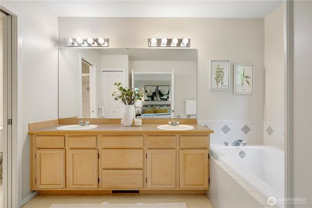 9112 NE 159th PL NE ##404, Redmond, WA 98052