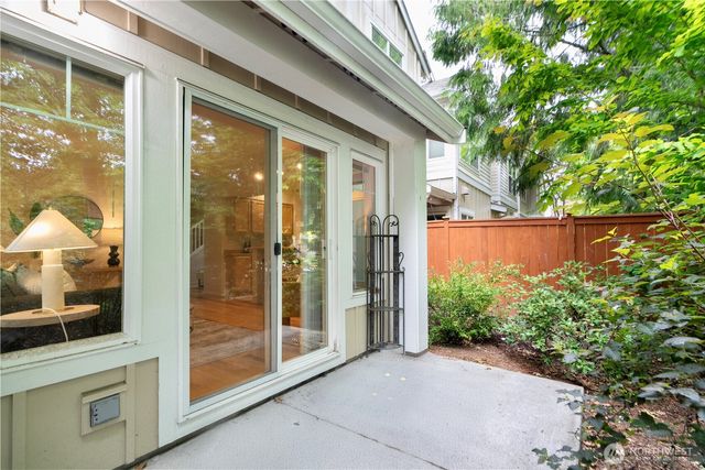 9112 NE 159th PL NE ##404, Redmond, WA 98052