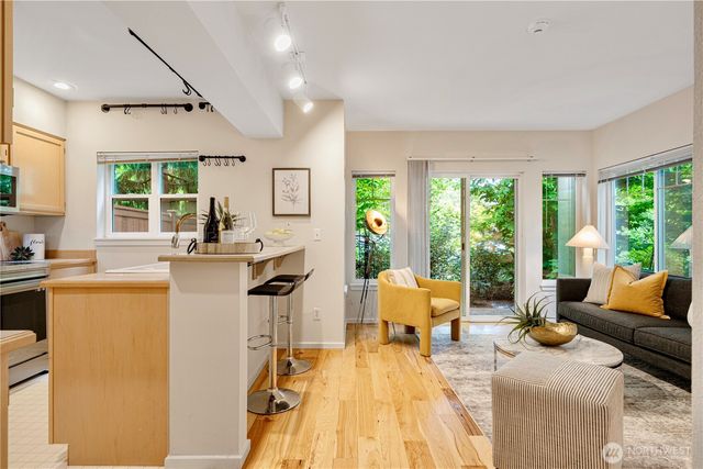 9112 NE 159th PL NE ##404, Redmond, WA 98052