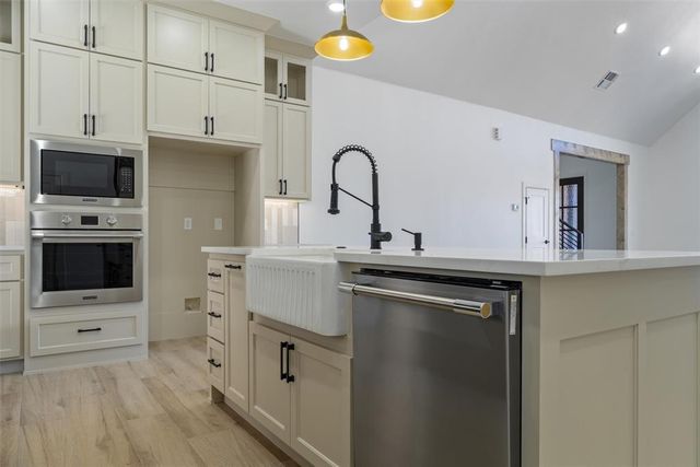 2424 Amante Court, Edmond, OK 73034