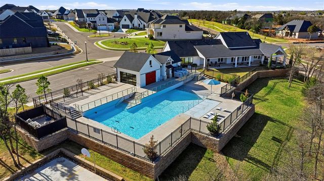 2424 Amante Court, Edmond, OK 73034