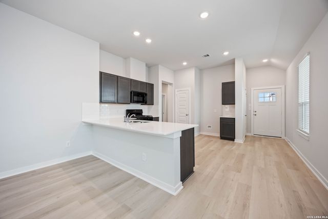 8559 Red Hawk Loop, San Antonio, TX 78222