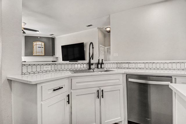 5609 Phoenix Drive, The Colony, TX 75056