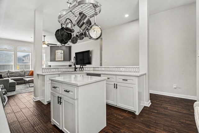 5609 Phoenix Drive, The Colony, TX 75056