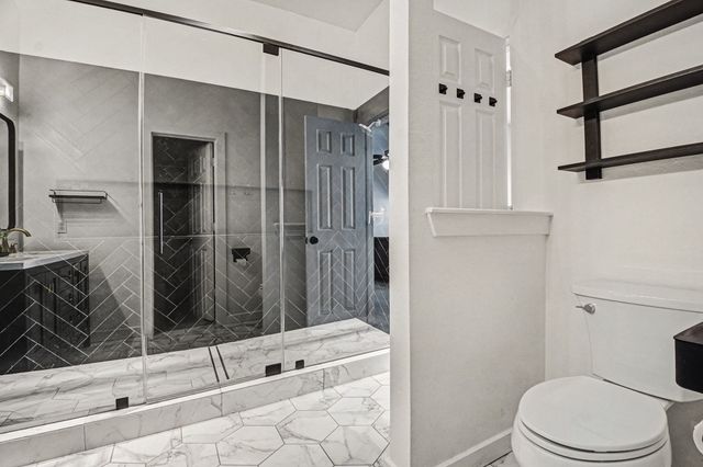 5609 Phoenix Drive, The Colony, TX 75056