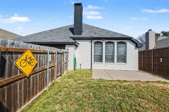 5609 Phoenix Drive, The Colony, TX 75056