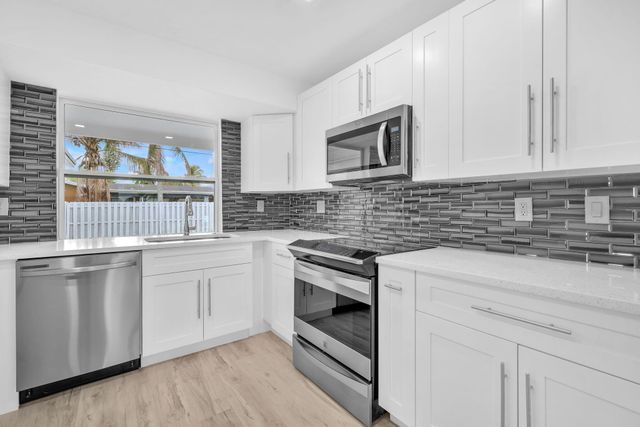 9490 NW 20th Place, Sunrise, FL 33322