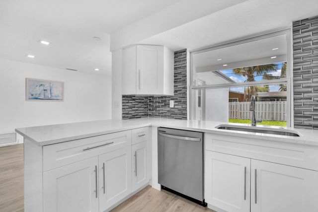 9490 NW 20th Place, Sunrise, FL 33322