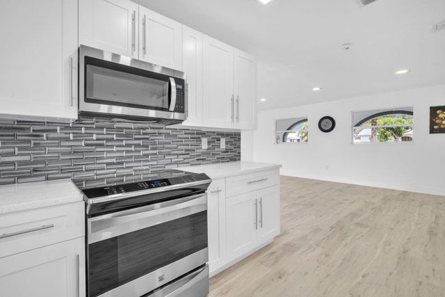 9490 NW 20th Place, Sunrise, FL 33322