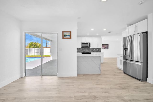 9490 NW 20th Place, Sunrise, FL 33322