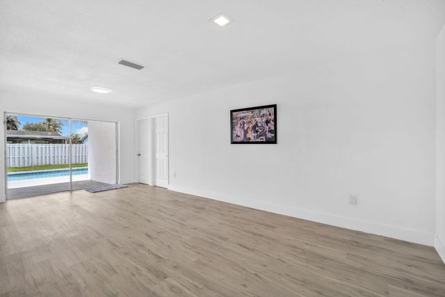 9490 NW 20th Place, Sunrise, FL 33322