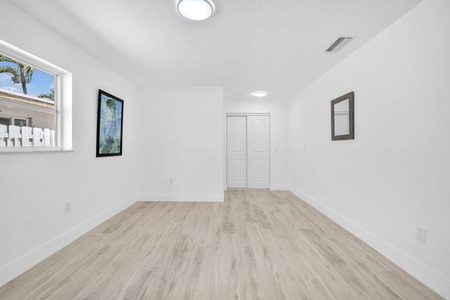 9490 NW 20th Place, Sunrise, FL 33322