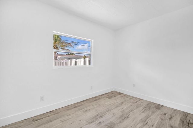 9490 NW 20th Place, Sunrise, FL 33322