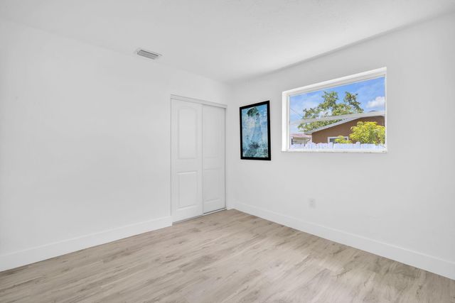 9490 NW 20th Place, Sunrise, FL 33322