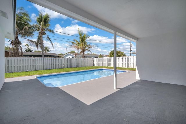 9490 NW 20th Place, Sunrise, FL 33322