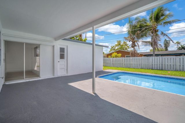 9490 NW 20th Place, Sunrise, FL 33322