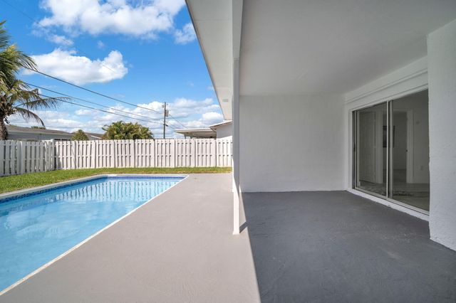 9490 NW 20th Place, Sunrise, FL 33322