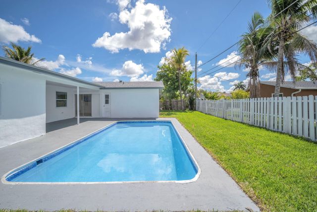 9490 NW 20th Place, Sunrise, FL 33322