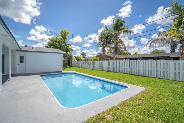 9490 NW 20th Place, Sunrise, FL 33322