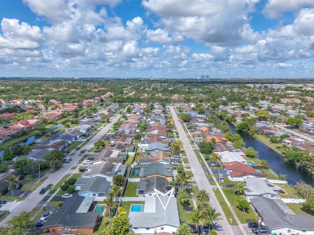 9490 NW 20th Place, Sunrise, FL 33322