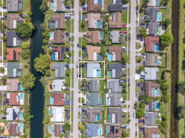 9490 NW 20th Place, Sunrise, FL 33322