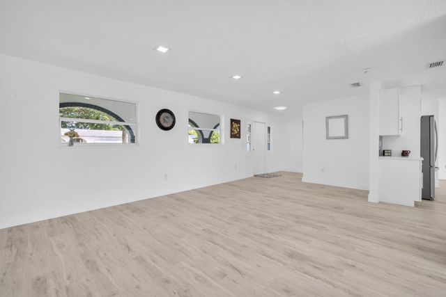 9490 NW 20th Place, Sunrise, FL 33322