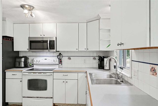 33 Evergreen Drive, Exeter, RI 02822