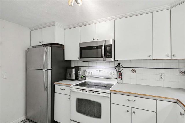 33 Evergreen Drive, Exeter, RI 02822