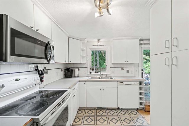 33 Evergreen Drive, Exeter, RI 02822