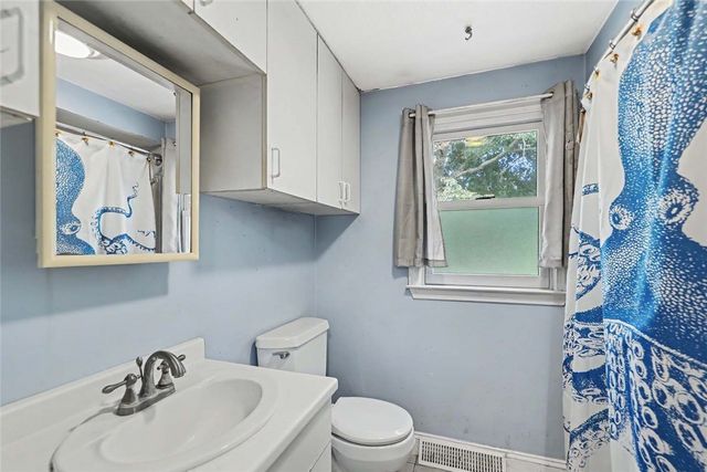 33 Evergreen Drive, Exeter, RI 02822