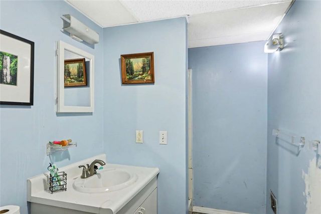 33 Evergreen Drive, Exeter, RI 02822