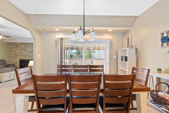 3312 El Encanto Court, Bakersfield, CA 93301