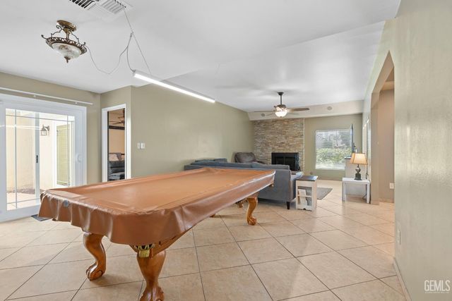 3312 El Encanto Court, Bakersfield, CA 93301