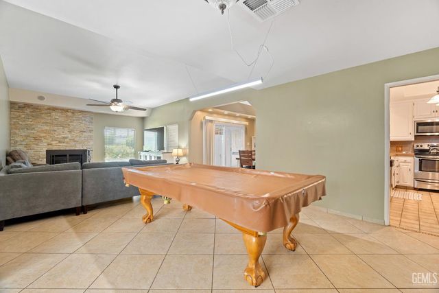 3312 El Encanto Court, Bakersfield, CA 93301