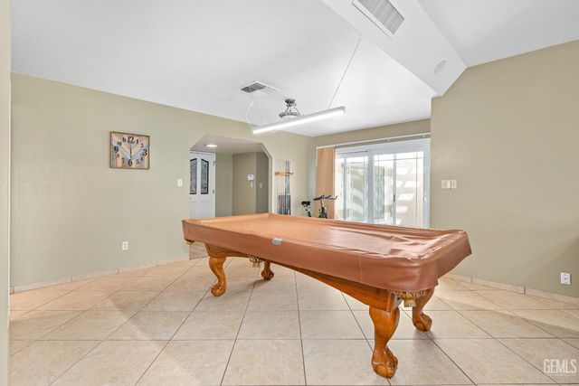 3312 El Encanto Court, Bakersfield, CA 93301