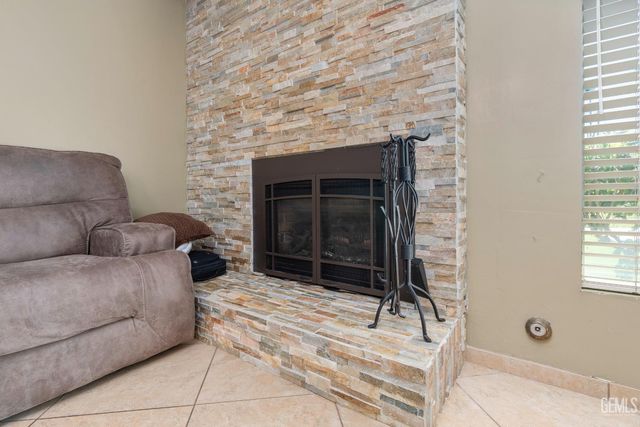 3312 El Encanto Court, Bakersfield, CA 93301