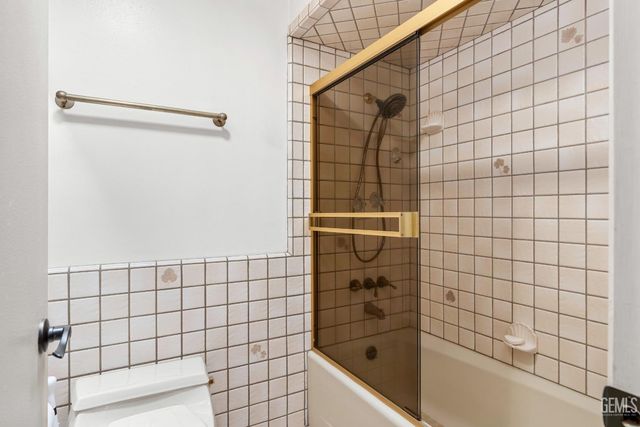 3312 El Encanto Court, Bakersfield, CA 93301