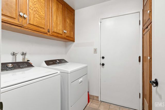 3312 El Encanto Court, Bakersfield, CA 93301