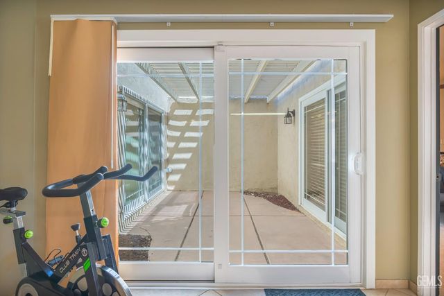 3312 El Encanto Court, Bakersfield, CA 93301