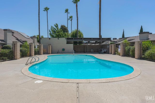 3312 El Encanto Court, Bakersfield, CA 93301