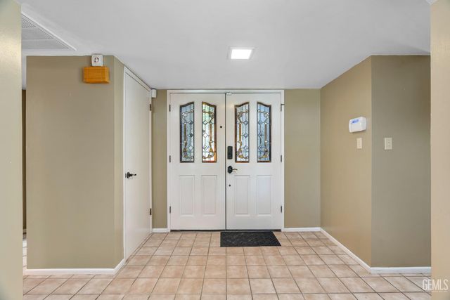 3312 El Encanto Court, Bakersfield, CA 93301