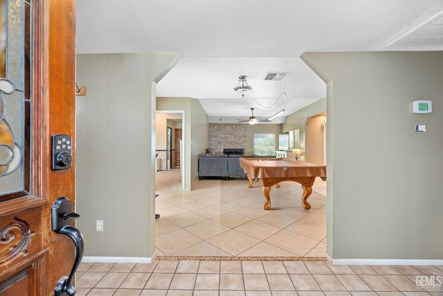 3312 El Encanto Court, Bakersfield, CA 93301