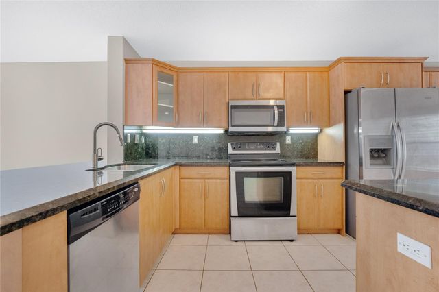 1840 Sweetbay Way, Hollywood, FL 33019