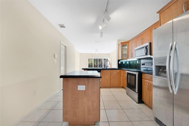 1840 Sweetbay Way, Hollywood, FL 33019