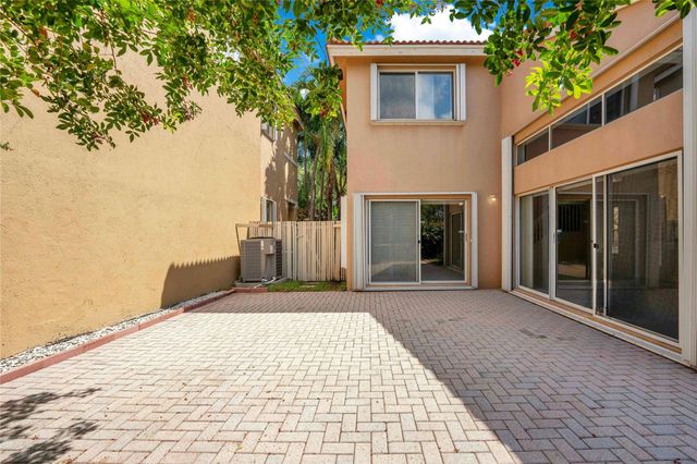 1840 Sweetbay Way, Hollywood, FL 33019